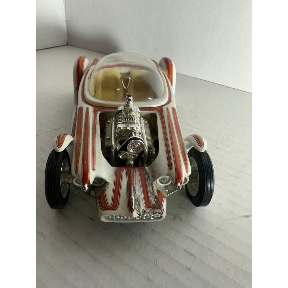 Mattel Beatnik Bandit Diecast Car White Red 2001 Toy Vehicle
